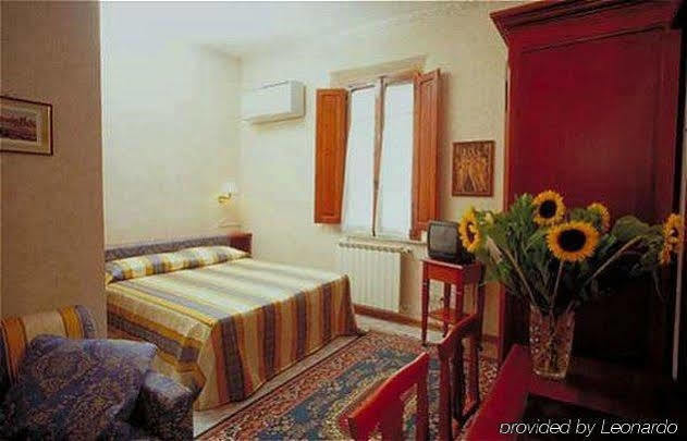 Hotel Moderno Сиена Экстерьер фото